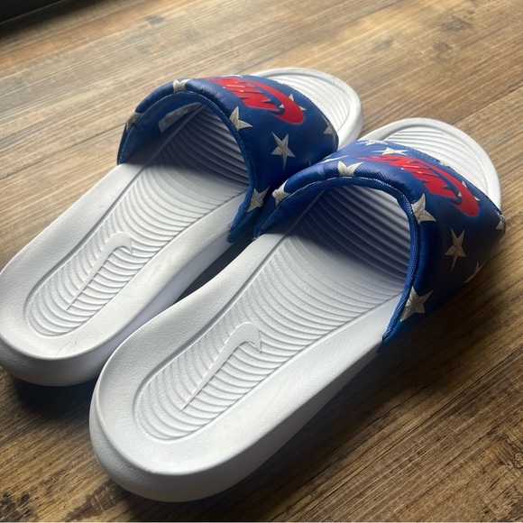 Nike Mens Victori Stars Slides Sandals Flops Slippers Shoes Size 11 - Picture 2 of 7